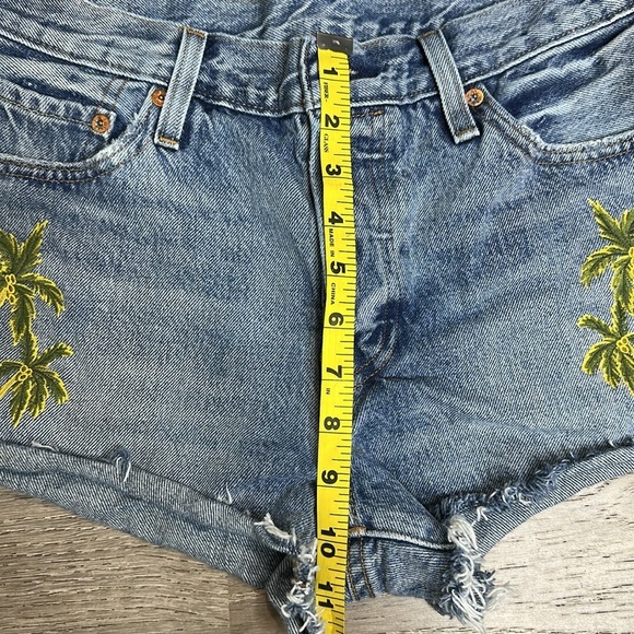 Levi’s 501 High Waisted Button Fly Jean Shorts with Embroidered Palm Tree Sz 29 - Picture 7 of 10